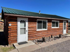 Cozy cabin #4 at Aspen Ridge Cabins